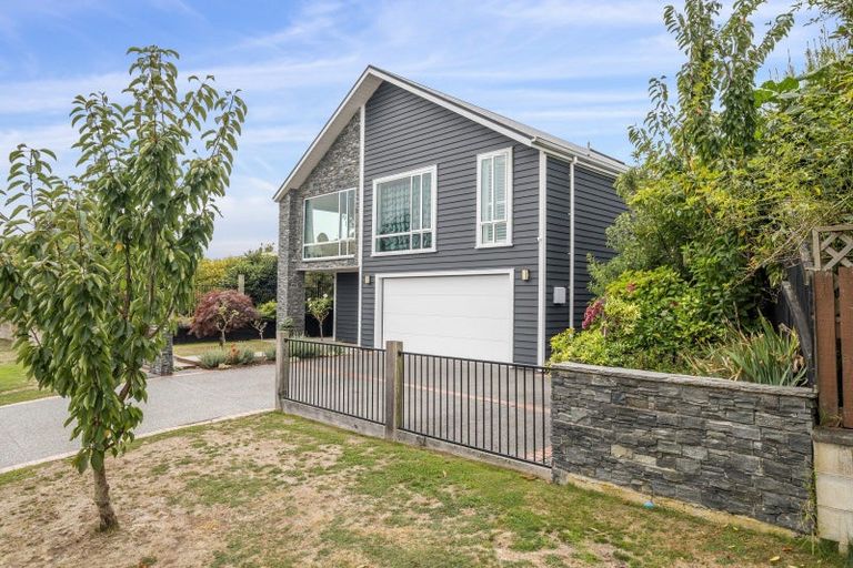 Photo of property in 70 Chesham Avenue, Waipahihi, Taupo, 3330