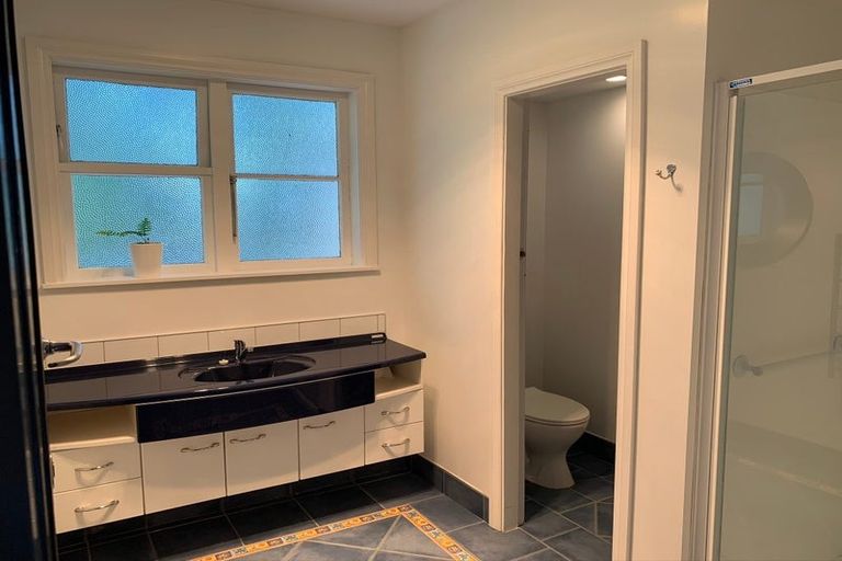 Photo of property in 57 Searells Road, Strowan, Christchurch, 8052