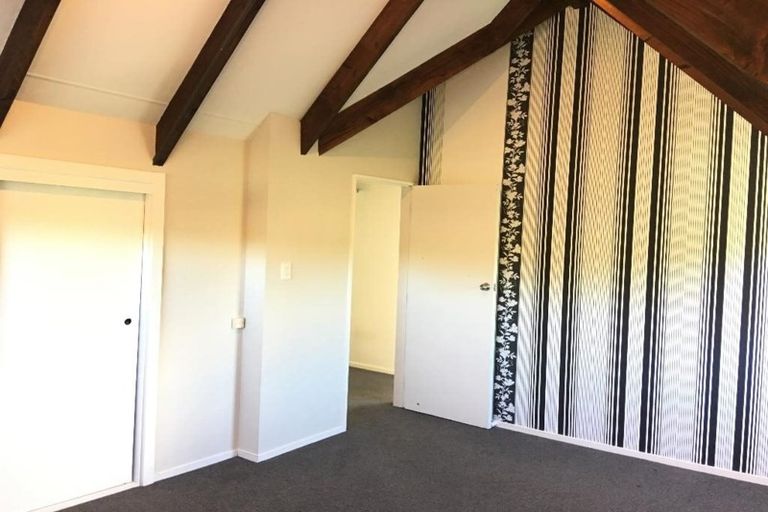 Photo of property in 33b Lochee Road, Upper Riccarton, Christchurch, 8041