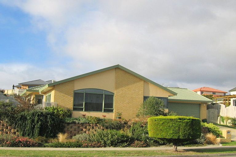 Photo of property in 131 Milne Drive, Paraparaumu, 5032