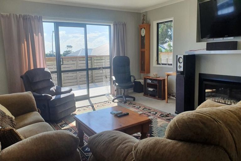 Photo of property in 58 Alberta Road, Glen Avon, New Plymouth, 4312