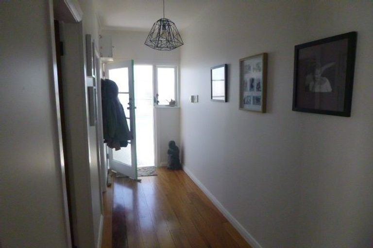 Photo of property in 21 Byron Street, Miramar, Wellington, 6022