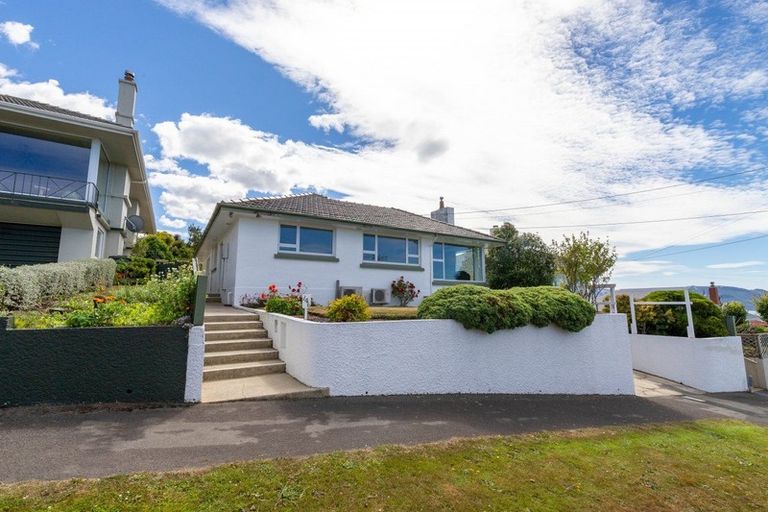 Photo of property in 146 Easther Crescent, Kew, Dunedin, 9012