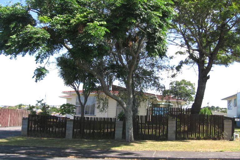 Photo of property in 38 Cockayne Crescent, Sunnynook, Auckland, 0620