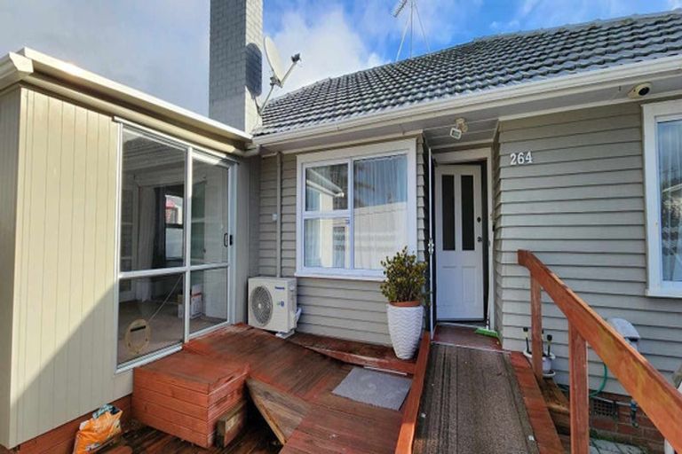 Photo of property in 264 Birkdale Road, Birkdale, Auckland, 0626