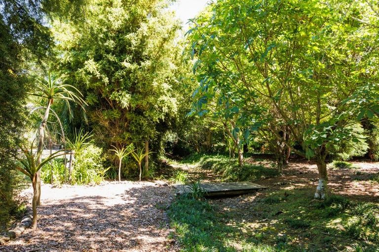 Photo of property in 126 Turitea Road, Fitzherbert, Palmerston North, 4472