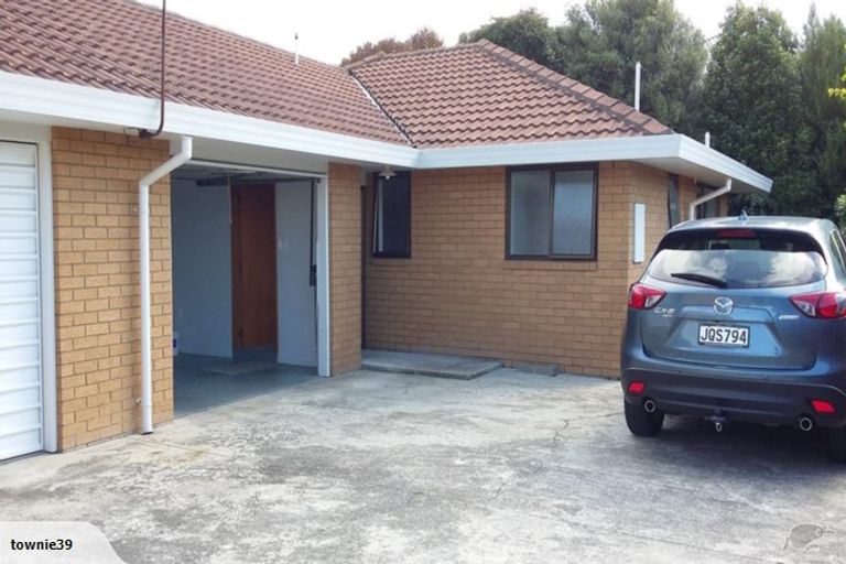 Photo of property in 2/7 Clipston Place, Halswell, Christchurch, 8025