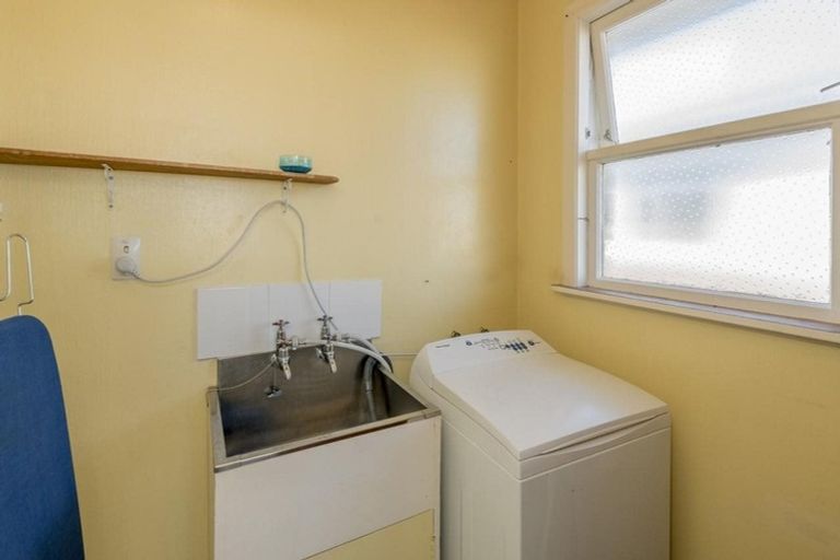 Photo of property in 2 Ely Place, Levin, 5510