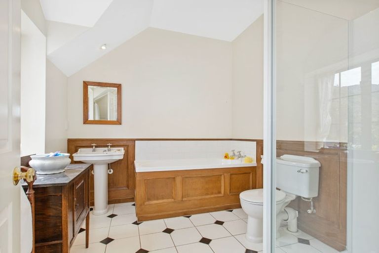 Photo of property in 18 Huia Street, Waikanae, 5036