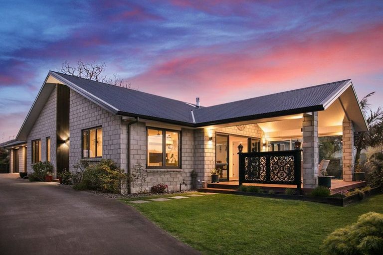 Photo of property in 12 Noble Johnston Drive, Katikati, 3129