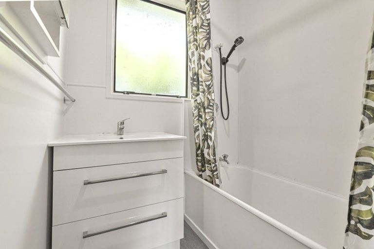 Photo of property in 805a Hastings Street North, Hastings, 4122