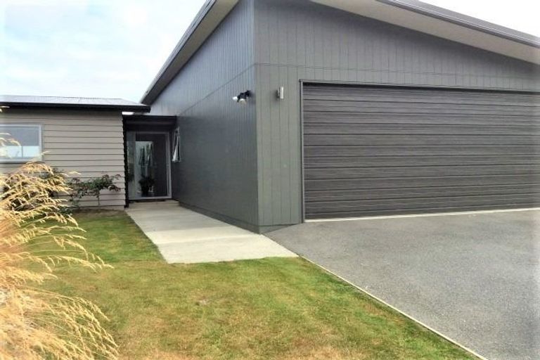 Photo of property in 27 Lochnagar Drive, Lake Hayes, Queenstown, 9304