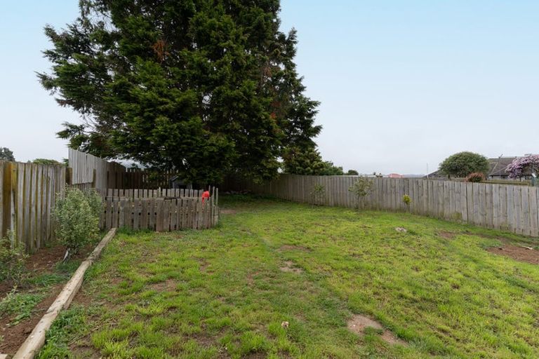 Photo of property in 12 Mexted Crescent, Ranui, Porirua, 5024