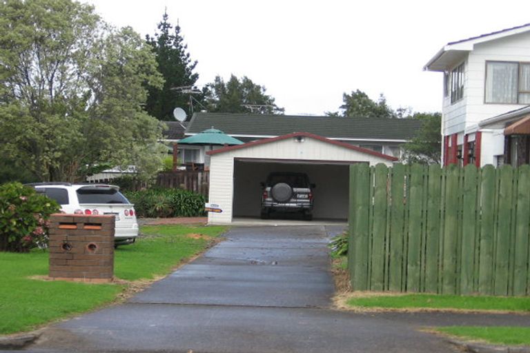 Photo of property in 45b Kurnell Drive, Botany Downs, Auckland, 2010