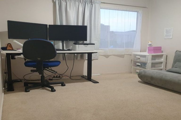 Photo of property in 5a Basra Drive, Henderson, Auckland, 0612