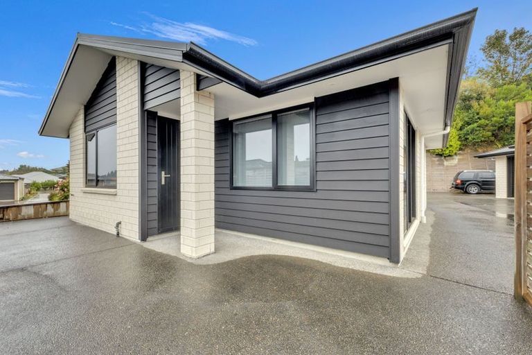 Photo of property in 8a Frederick Place, Whalers Gate, New Plymouth, 4310