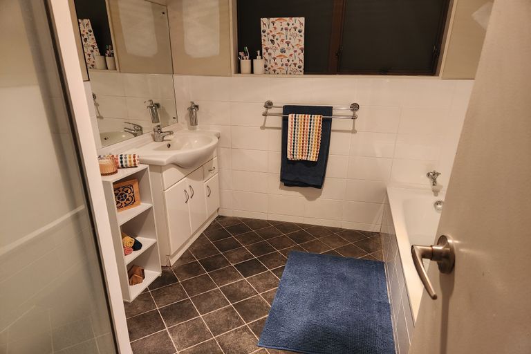 Photo of property in 7b Pokapu Place, Bethlehem, Tauranga, 3110