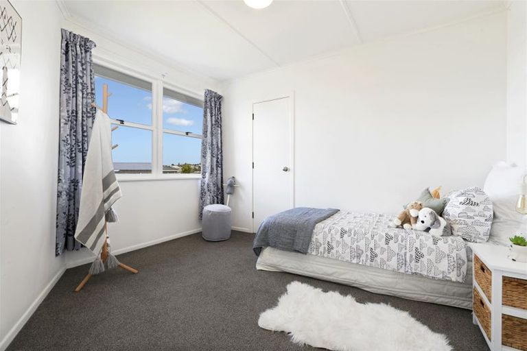 Photo of property in 28 Woodford Avenue, Brookfield, Tauranga, 3110