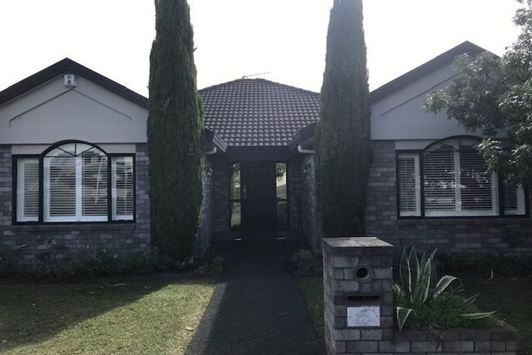 Photo of property in 5 Hobie Court, West Harbour, Auckland, 0618