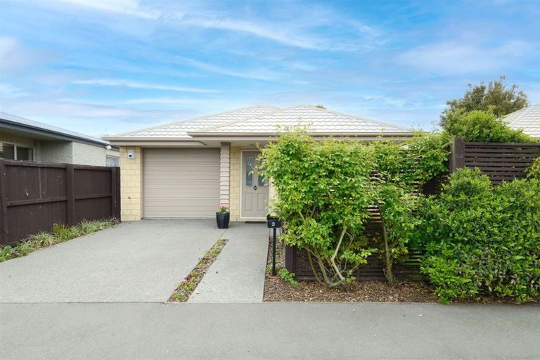 Photo of property in 3 Munro Street, Redwood, Christchurch, 8051