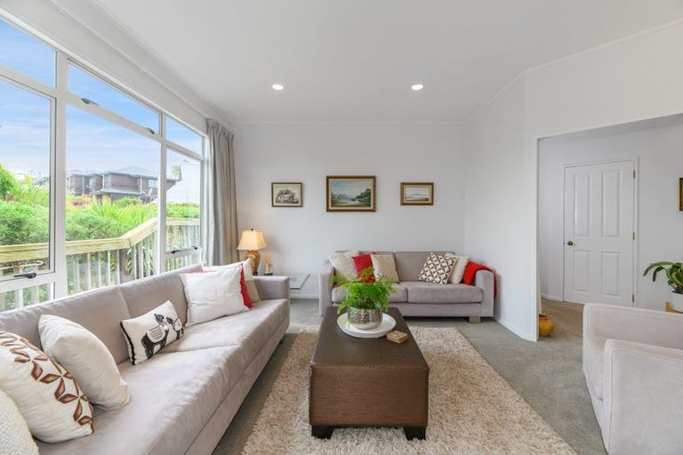 Photo of property in 2/87a Kowhai Road, Mairangi Bay, Auckland, 0630