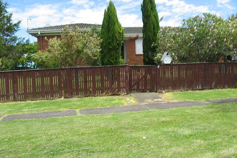 Photo of property in 4 Staverton Crescent, Mangere, Auckland, 2022