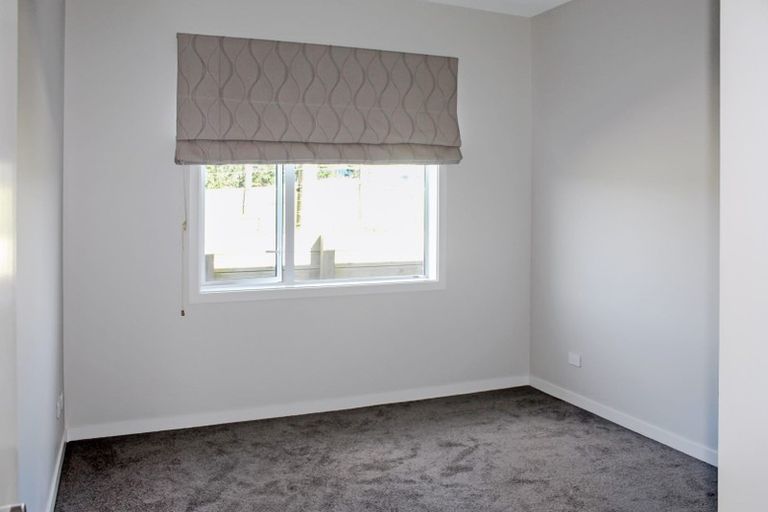 Photo of property in 15 Cyprus Place, Fitzherbert, Palmerston North, 4410
