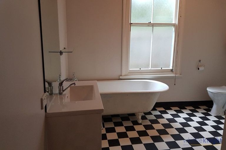 Photo of property in 30 Taupata Street, Redcliffs, Christchurch, 8081