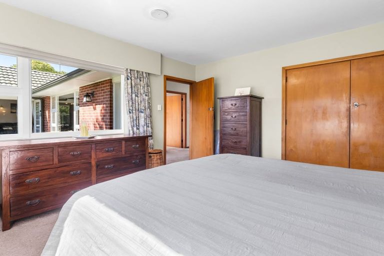 Photo of property in 2/151 Yaldhurst Road, Sockburn, Christchurch, 8042