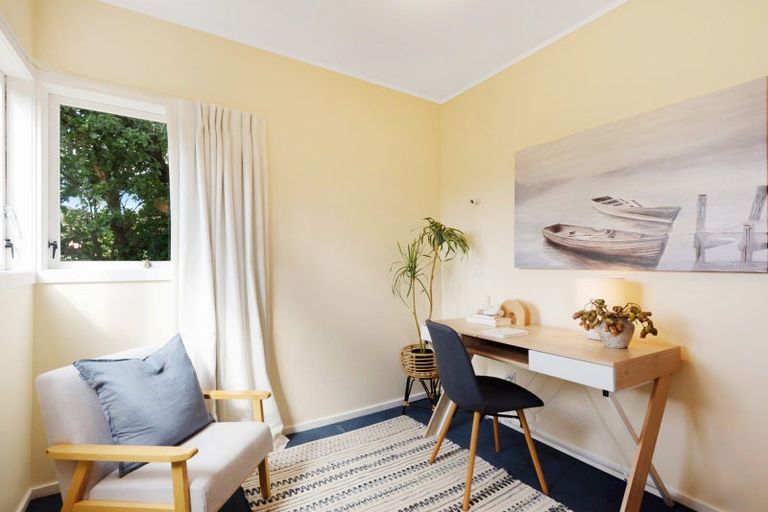 Photo of property in 22 Homewood Crescent, Karori, Wellington, 6012