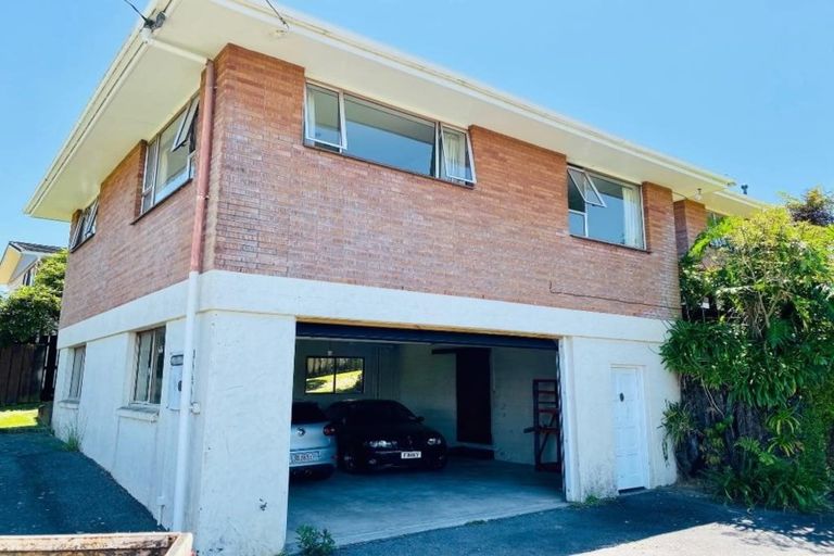 Photo of property in 2 Cowling Road, Hurdon, New Plymouth, 4310