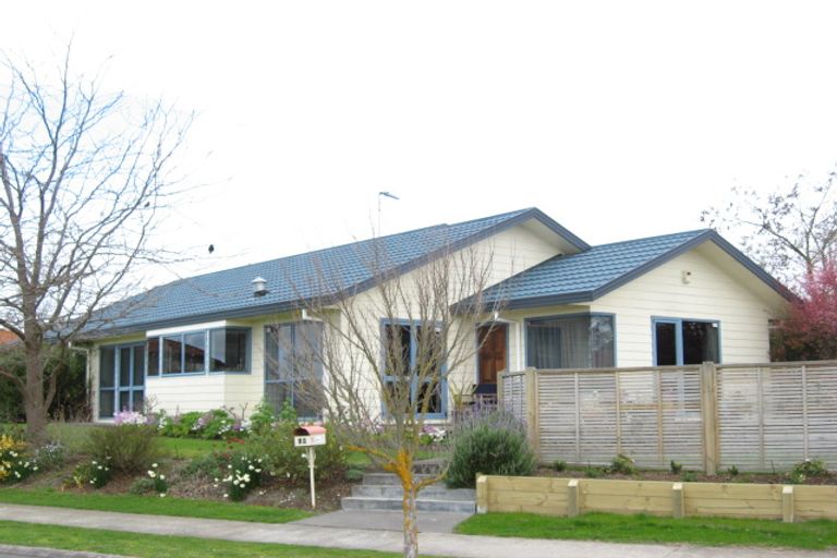 Photo of property in 19 Woodlands Drive, Havelock North, 4130