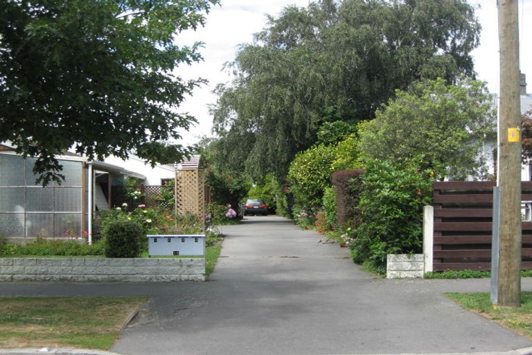 Photo of property in 2/12 Oxley Avenue, St Albans, Christchurch, 8014