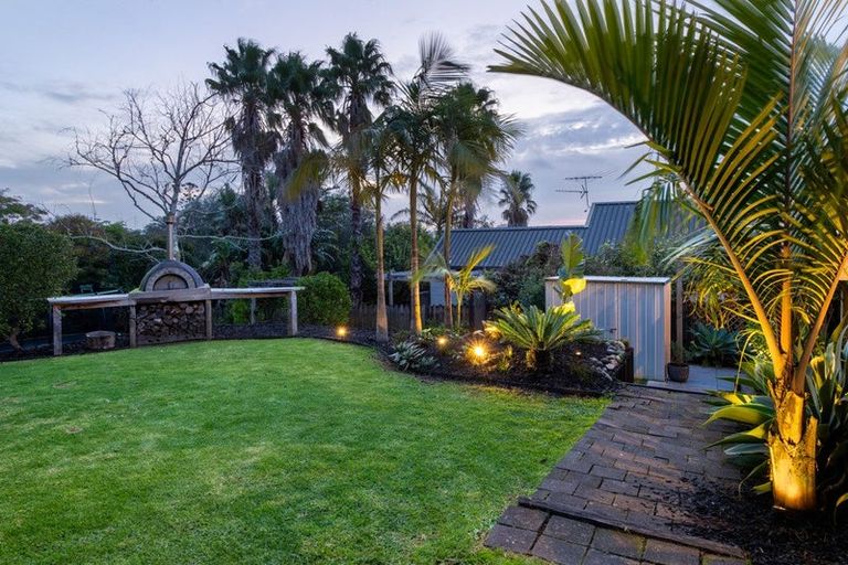 Photo of property in 29 Cliff Road, Torbay, Auckland, 0630