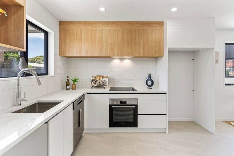 Photo of property in 2/18 Alexander Avenue, Papatoetoe, Auckland, 2025