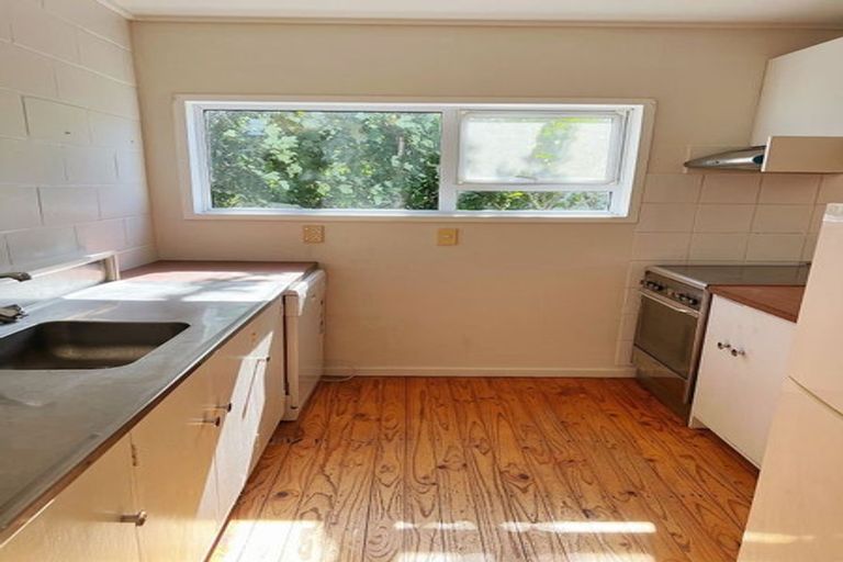 Photo of property in 3a Oakleigh Street, Maungaraki, Lower Hutt, 5010