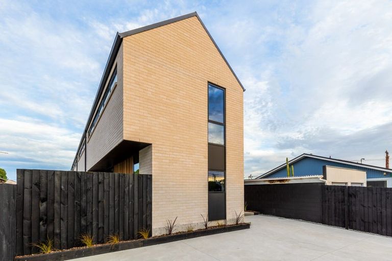 Photo of property in 1/141 Oram Avenue, New Brighton, Christchurch, 8061