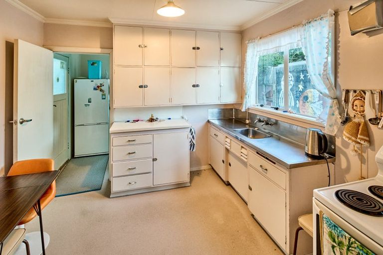 Photo of property in 166 Owhiro Bay Parade, Owhiro Bay, Wellington, 6023