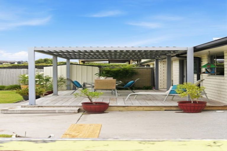 Photo of property in Waterview Estate, 28/4 Greystone Place, Omokoroa, 3114