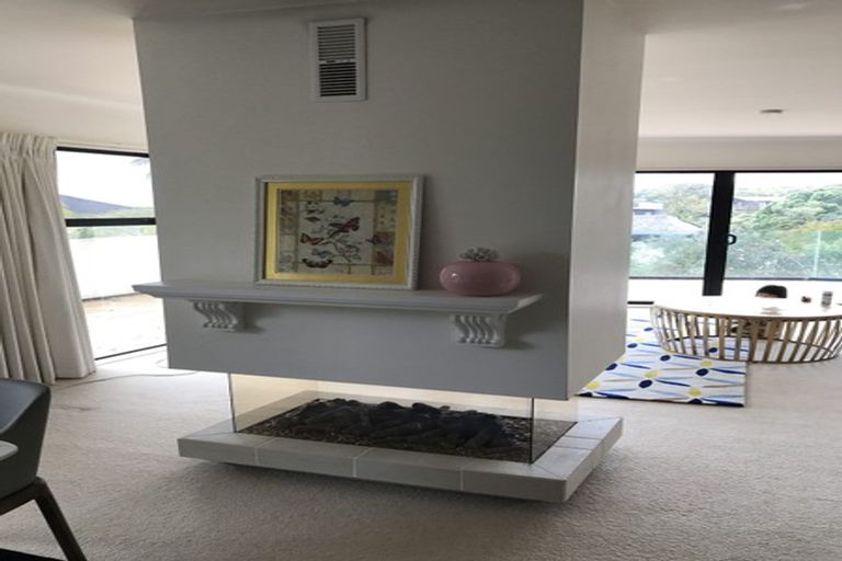 Photo of property in 17 Aberdeen Road, Castor Bay, Auckland, 0620