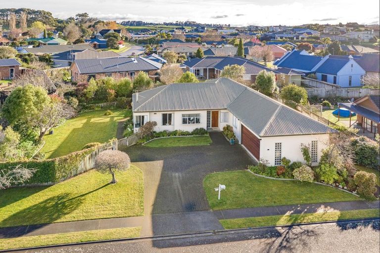 Photo of property in 6 Holdsworth Drive, Otamatea, Whanganui, 4500
