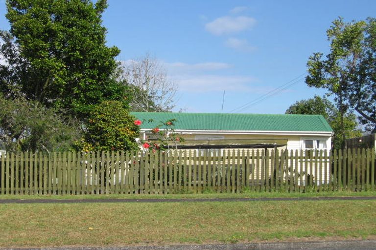 Photo of property in 1/24 Golf Road, New Lynn, Auckland, 0600
