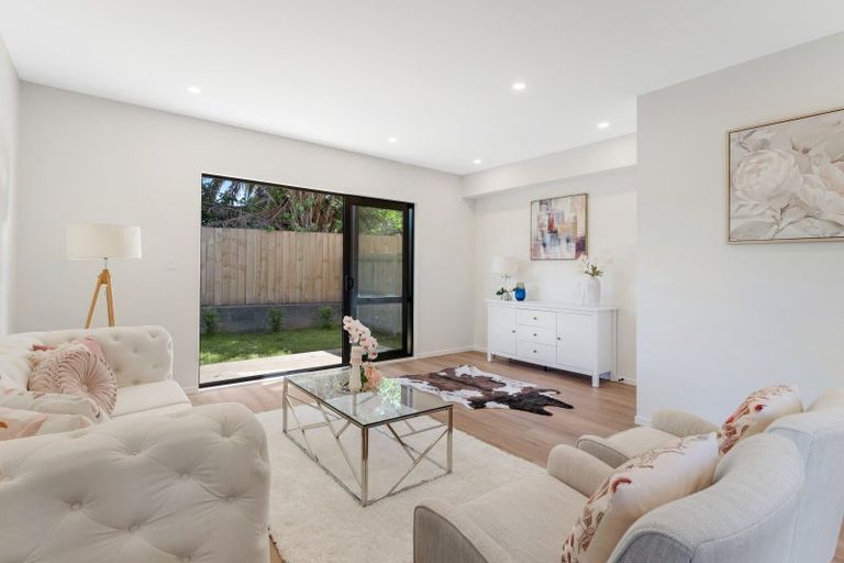 Photo of property in 140e Edgewater Drive, Pakuranga, Auckland, 2010