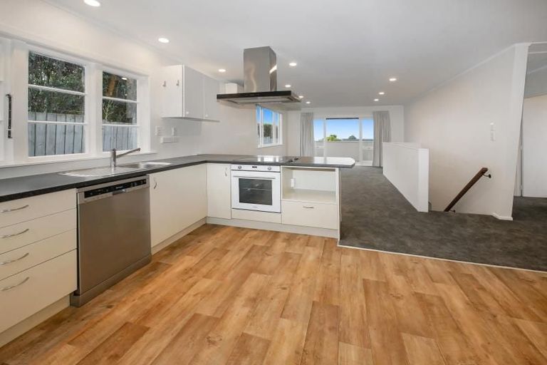 Photo of property in 71 Brightside Road, Stanmore Bay, Whangaparaoa, 0932