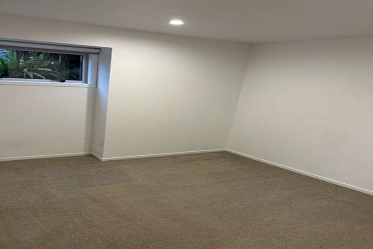 Photo of property in 8 Tableau Place, Totara Vale, Auckland, 0629