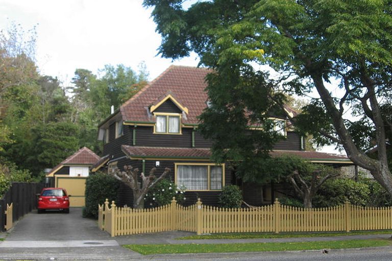 Photo of property in 6 Waddington Drive, Naenae, Lower Hutt, 5011