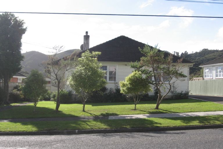 Photo of property in 13 Hay Street, Naenae, Lower Hutt, 5011