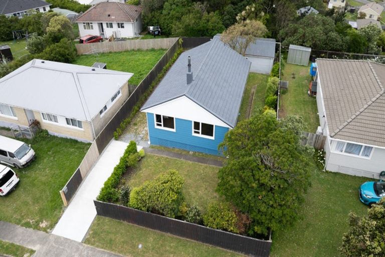 Photo of property in 9 Sasanof View, Ascot Park, Porirua, 5024