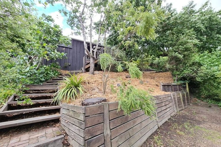 Photo of property in 23 Hawkhurst Road, Lyttelton, 8082