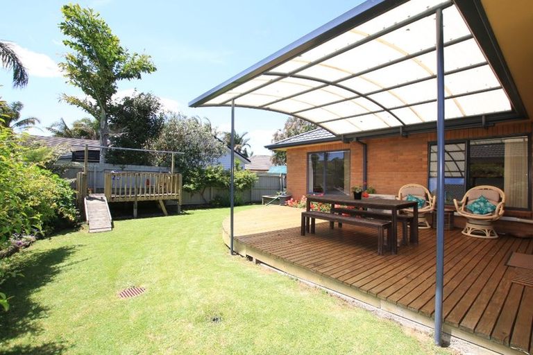 Photo of property in 24 Glencalder Place, Wattle Downs, Auckland, 2103